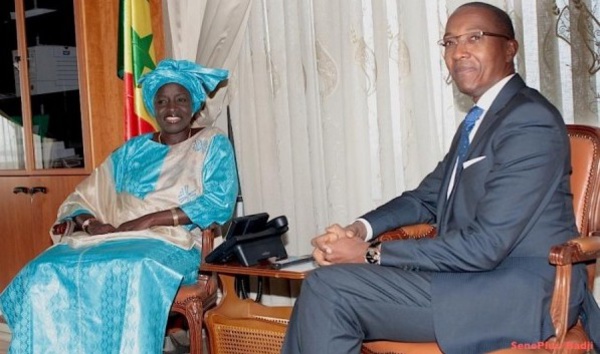 Abdoul Mbaye prend la défense de Mimi et enfonce Macky