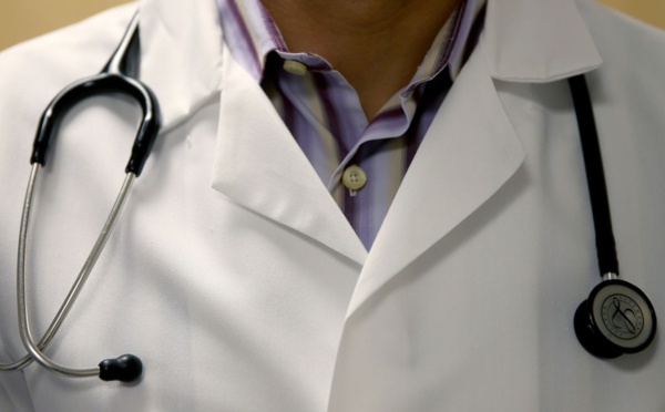 Arrestations de leurs collègues : le syndicat des médecins dépose un préavis de grève