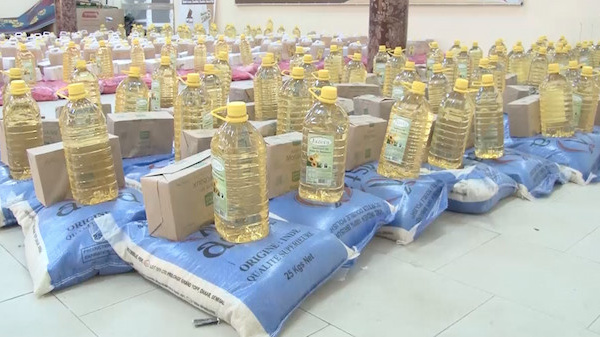 Appui aux couches vulnérables : Mansour FAYE distribue près de 2000 kits alimentaires (vidéo)