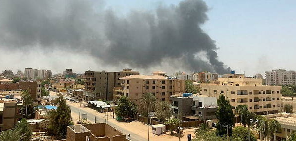 Le Soudan «s'effondre», la guerre entre dans sa troisième semaine