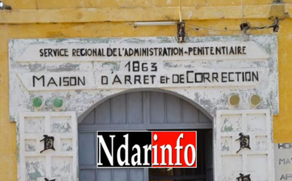 SAINT-LOUIS:  Le professeur d’anglais homo et maitre-chanteur écope d’un mois de prison ferme