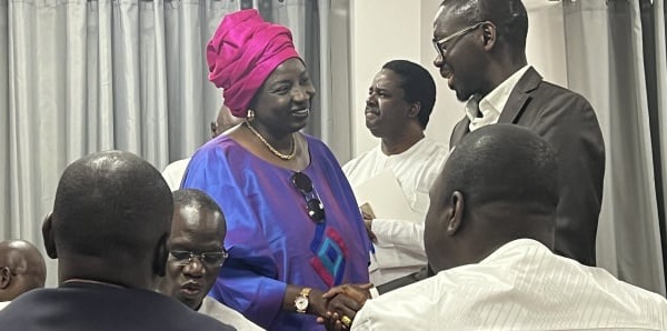 Le F24 démarre son «dialogue du peuple» 