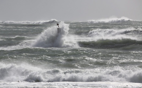 ​Avis d’une houle dangereuse sur la grande côte à partir de ce lundi