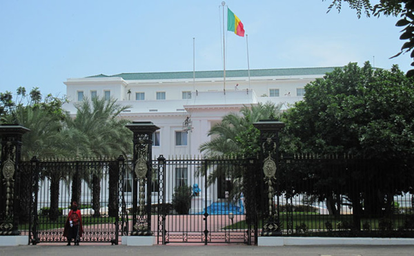 COMMUNIQUE DU CONSEIL DES MINISTRES DU 09 avril 2015