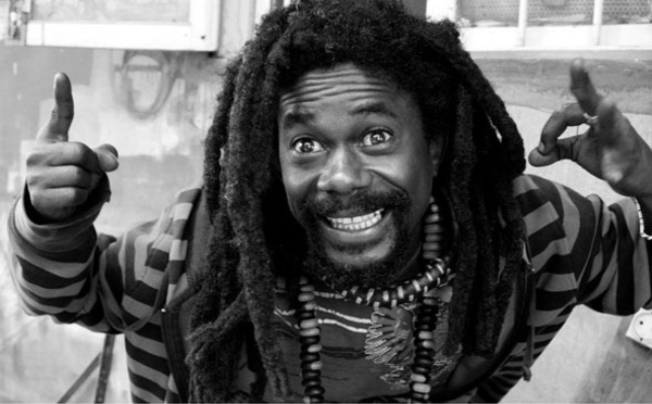 Niagass raille Mansour Faye en plein concert : « tous les projets qui sont là, sont lancés par Cheikh Bamba DIEYE ».