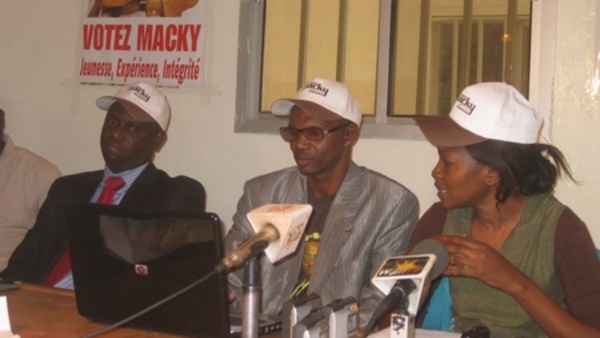 «Macky 2012» réplique au leader du FSD/BJ – «Bamba Dièye a subi un choc terrible en perdant ses dignités de maire et de ministre»