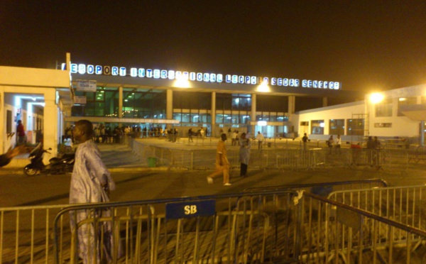 Le Dage du ministre Mansour Faye perd un sac contenant 22 millions FCFA au parking de l’aéroport de Dakar