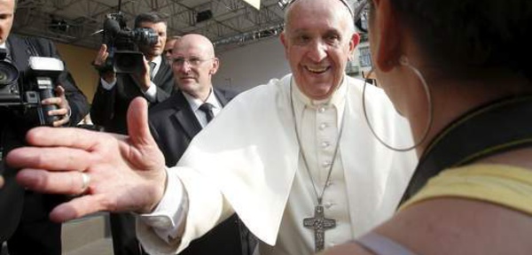 Le pape François aux jeunes: "faites l'effort de vivre chastement"