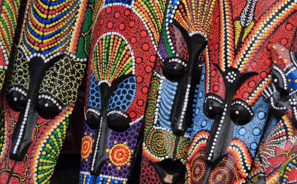 La France freine les restitutions d'oeuvres africaines, déplore le Monde