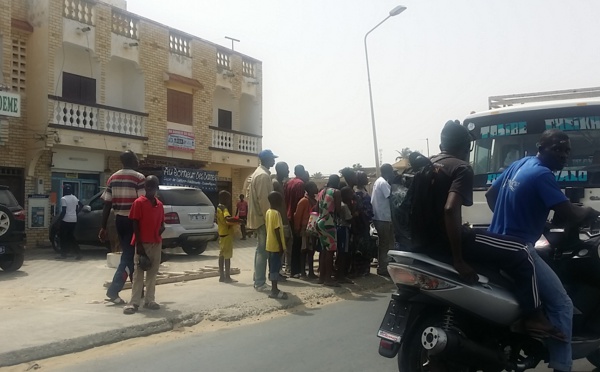 LEONA: deux véhicules se tamponnent.