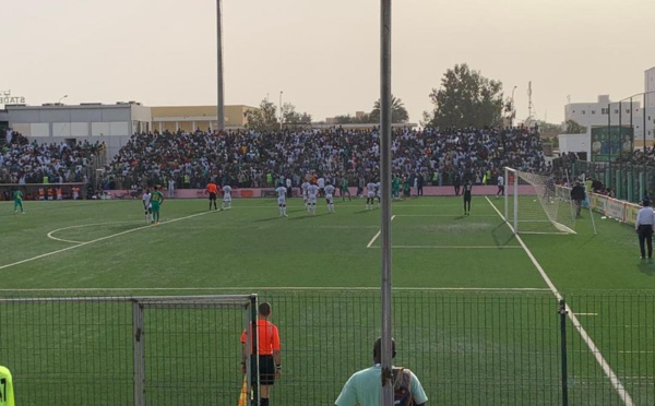 Jets de projectiles, les lions évacués : les images des incidents de Mauritanie-Sénégal