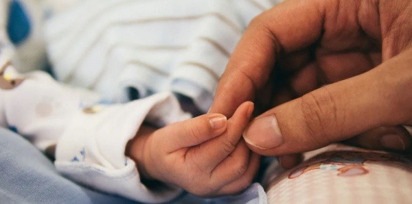 Bignona : un bébé abandonné dans la rue, sauvé par ses pleurs