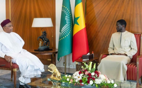 L’ancien président du Niger rencontre Bassirou Diomaye Faye