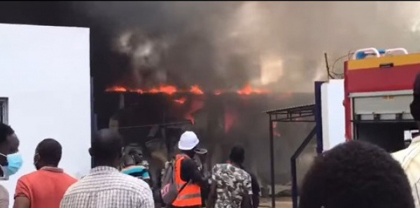 Senelec de Ouakam : Un court-circuit à l’origine d’un violent incendie