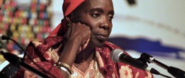 VIDEO - l'émission Questions directes avec Aminata Sow Fall.