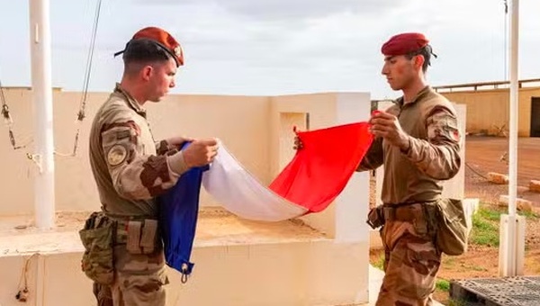 Comment Dakar a congédié l'armée française