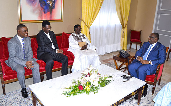 Baba Maal reçu en audience au Palais