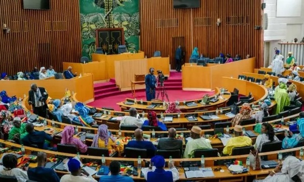 Suppression du CESE et du HCCT : les députés en session ce matin