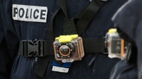 Lutte contre la corruption : Le ministre de l’Intérieur annonce l’arrivée imminente des caméras portables sur les uniformes des policiers