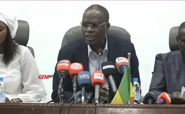 L’opposition sénégalaise lance le Front pour la Défense de la Démocratie et de la République (FDR)