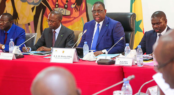 LES NOUVELLES NOMINATIONS ET LE COMMUNIQUE DU CONSEIL DES MINISTRES DU 30 DECEMBRE 2015