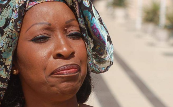 Awa NDIAYE protège Macky SALL: « il voulait réduire son mandat, mais Dieu en a voulu autrement »