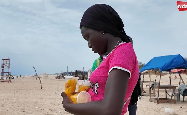 Plage de l’Hydrobase : quand les jeunes filles misent sur le petit commerce pour préparer la rentrée