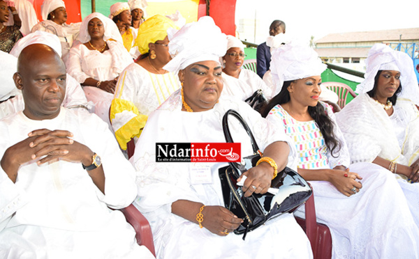JOURNÉE DE LA FEMME : le film et les photos de l'impressionnante mobilisation des dames « aperistes » pour le « OUI ».