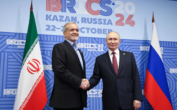 Iran–Russie : un contrat de 25 milliards de dollars pour quatre centrales nucléaires