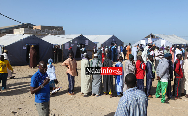 DIRECT : le OUI s’empare de l’école Abdoulaye Mbengue Khaly et de François Mbaye Salzman de Corniche.