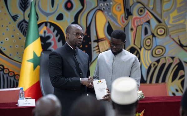 Massacre de Thiaroye : Le Président Diomaye Faye reçoit officiellement le Livre blanc