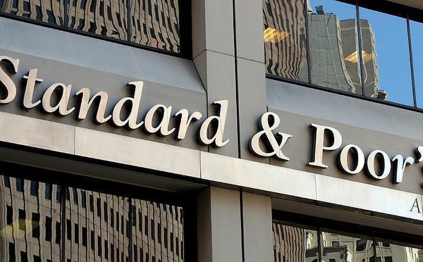 Standard &amp; Poor’s abaisse la note de la dette sénégalaise à CCC+, évoquant des “finances précaires”