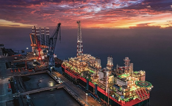 Saint-Louis en première ligne face aux impacts du pétrole offshore, selon un rapport sur la transition énergétique