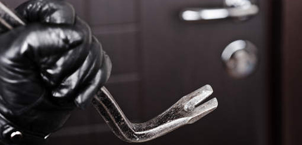 Cambriolage violent à Mékhé : 22 millions FCFA volés dans un coffre-fort