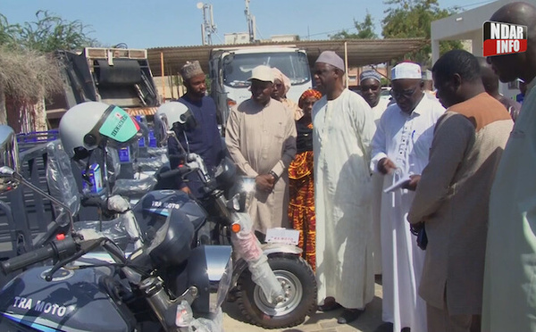 Saint-Louis : le PRDC remet 11 tricycles au GIE CETOM pour la collecte des ordures