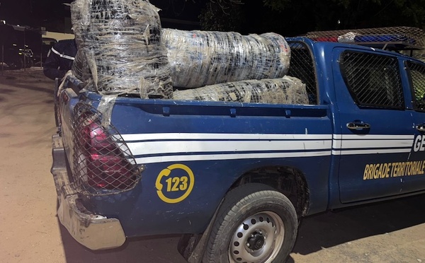 Course-poursuite à Ngazobil : 170 kg de drogue saisis après le chavirement d'une pirogue