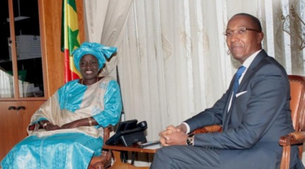 Mimi Touré sur les propos d'Abdoul Mbaye : "Je ne me rappelle pas que lui et le Chef de l'Etat aient gardé les vaches ensemble pour qu'il s'autorise ces propos déplacés"