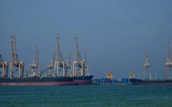 Pétrole : Le prix du baril flambe de 13% après le blocage du détroit d'Ormuz