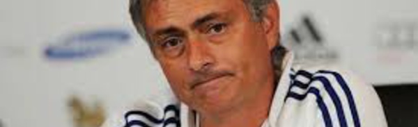 José Mourinho signe à Manchester United