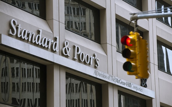 S&amp;P abaisse à nouveau la note du Sénégal : une « descente aux enfers » financière confirmée