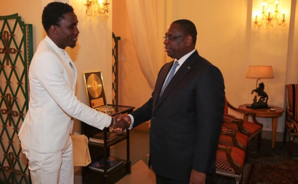 Démenti formel de la Présidence : Macky n’a pas remis 50 millions à Waly.