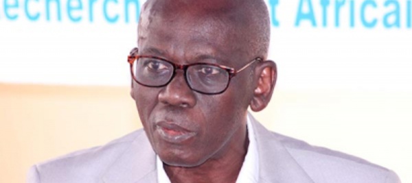 Mamoussé Diagne décrit la culture comme soubassement du développement.