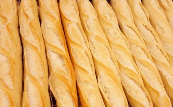Pain : les boulangers alertent sur une hausse "inévitable" du prix de la baguette.