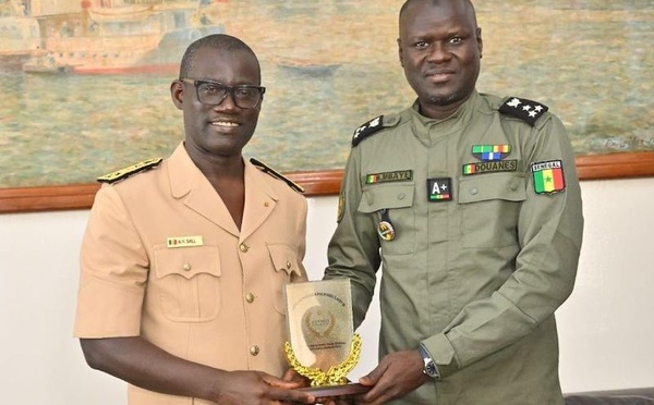 Tournée territoriale : les détails de la rencontre entre le patron des Douanes et le Gouverneur Al Hassan Sall.
