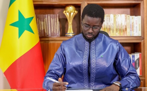 Rupture au sommet : le président Diomaye Faye limoge le Premier ministre Ousmane Sonko.