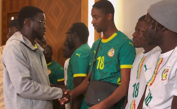 Dakar : Accueil présidentiel à l'AIBD pour les 15 supporters sénégalais graciés par le Maroc