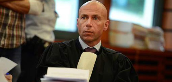 "La peine de mort pour les terroristes"