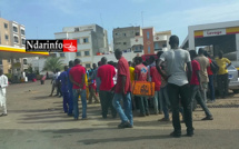 YOFF : rage des taximans après l'assassinat de leur collègue ( vidéo)