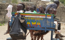 NDIOUM : les enfants de l’école maternelle à bord de charrettes pour aller à l’école