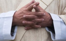 Un prêtre français condamné pour viols sur mineurs sénégalais demande révision de son procès